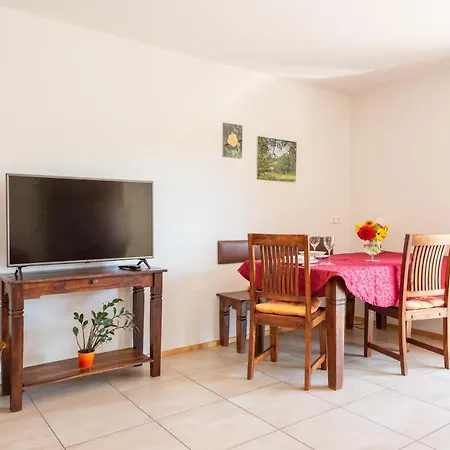 Mit Garten In Ruhiger Lage Am Waldrand Apartmán *