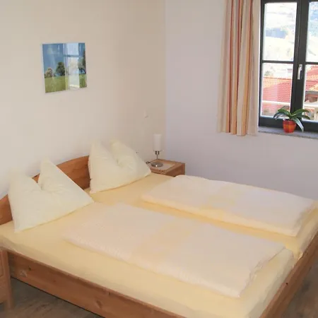 Mit Garten In Ruhiger Lage Am Waldrand