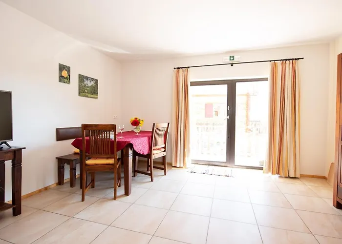 Appartamento Mit Garten In Ruhiger Lage Am Waldrand Pöllauberg