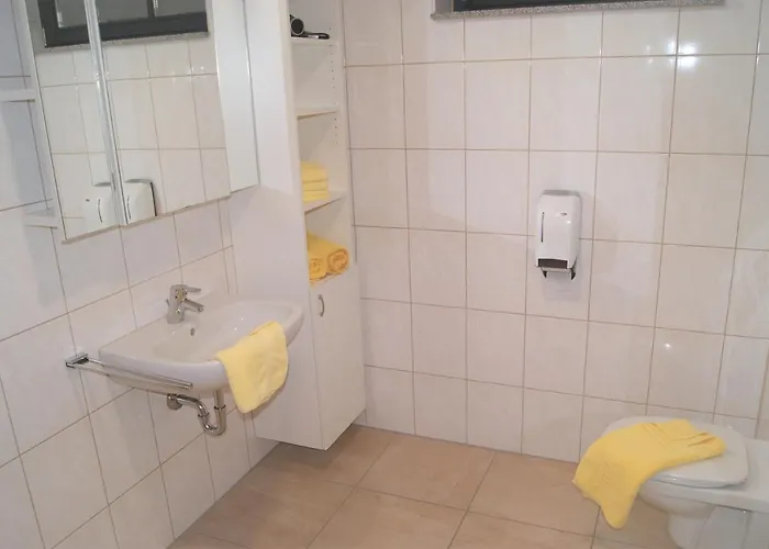 Mit Garten In Ruhiger Lage Am Waldrand Appartamento Pöllauberg