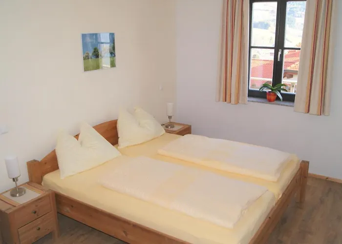 Mit Garten In Ruhiger Lage Am Waldrand